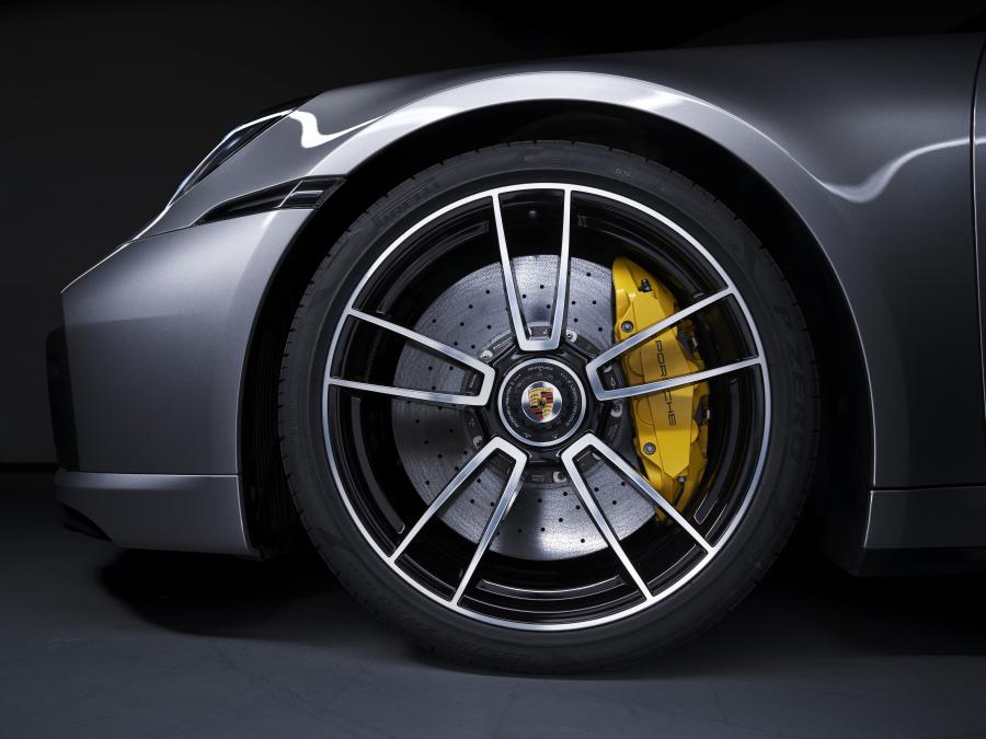 Колеса Porsche 911 Turbo S (992) 2020 года  (WW) (фото 38 из 49)